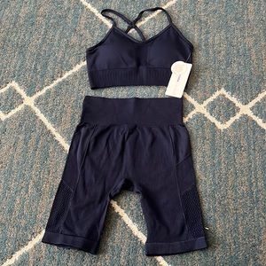 COPY - NWT Yogaliscious Seamless Set Size Small